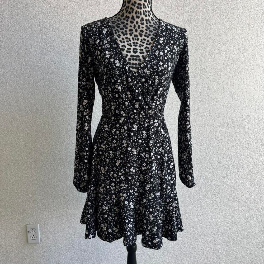 Trixxi floral long sleeve midi dress.